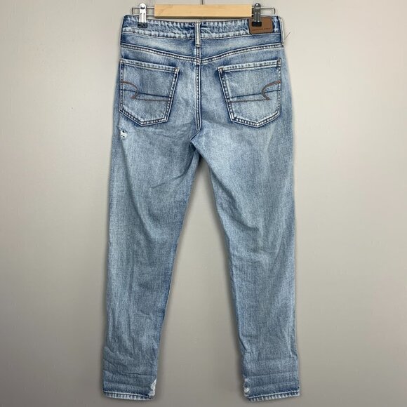 American Eagle Outfitter Tomgirl Light Wash Distressed Jeans Size 2R - Picture 3 of 9